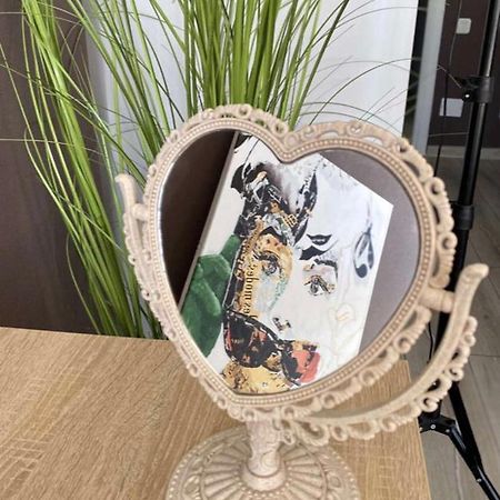 Luxury Apartment キシナウ エクステリア 写真